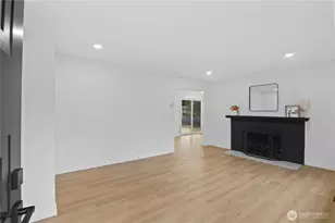 7702 202nd Pl SW, Edmonds, WA 98026 - Photo 4