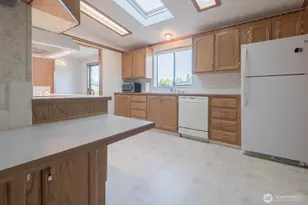 563 NW Silver Glen Ln, Bremerton, WA 98311 - Photo 14