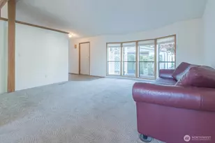 563 NW Silver Glen Ln, Bremerton, WA 98311 - Photo 10