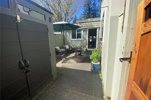 22 Marigold Dr, Bellingham, WA 98229 - Photo 2