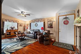 9314 Canyon Rd E, Puyallup, WA 98371 - Photo 10