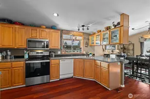 9314 Canyon Rd E, Puyallup, WA 98371 - Photo 4