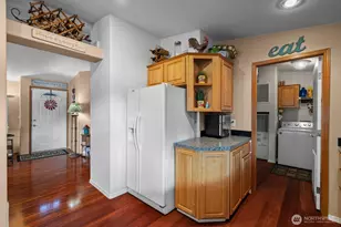 9314 Canyon Rd E, Puyallup, WA 98371 - Photo 8