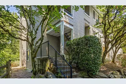 9822 NE 122nd Street #U201, Kirkland, WA 98034 - Photo 2