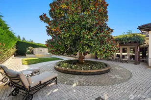 1322 91st Ave NE, Clyde Hill, WA 98004 - Photo 14