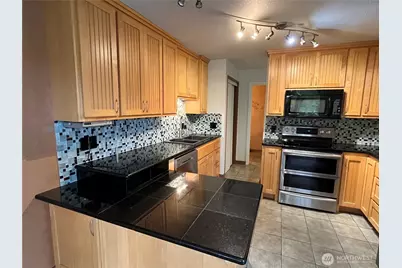 102 Shelter Bay Drive, La Conner, WA 98257 - Photo 10
