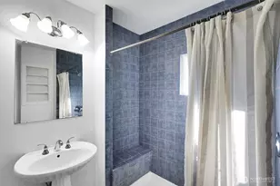 1709 SW Cloverdale St, Seattle, WA 98106 - Photo 32