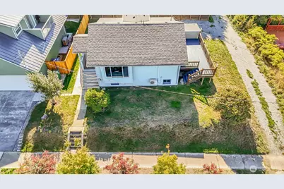 1709 SW Cloverdale Street, Seattle, WA 98106 - Photo 16