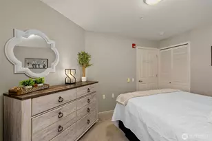 9222 Roosevelt Way NE, Seattle, WA 98115 - Photo 14