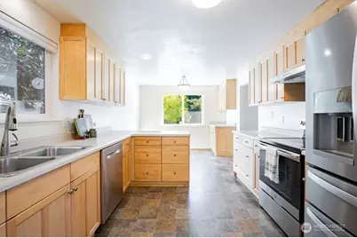 3056 Edgewood Drive SE, Olympia, WA 98501 - Photo 8