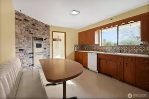 22215 SE 436th St, Enumclaw, WA 98022 - Photo 6