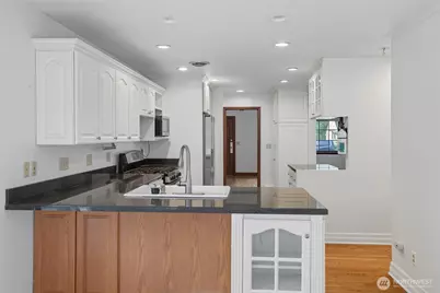 9360 SW Meadow Lane, Portland, OR 97225 - Photo 14