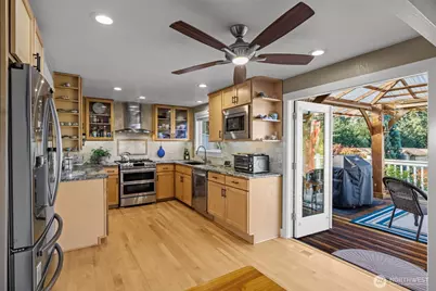 11303 126th Avenue NE, Kirkland, WA 98033 - Photo 10