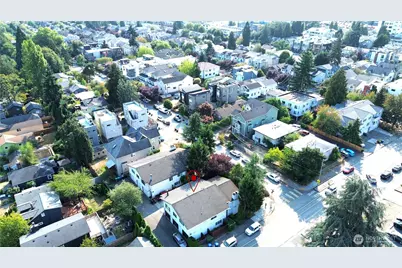 8854 Interlake Avenue N, Seattle, WA 98103 - Photo 22