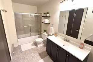 8854 Interlake Ave N, Seattle, WA 98103 - Photo 16