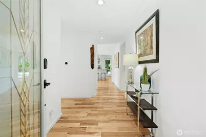 21010 NE 33rd Place, Sammamish, WA 98074 - Photo 2