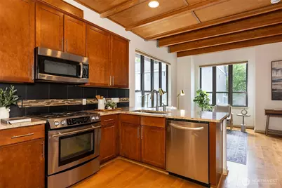 1521 N 80th Street, Seattle, WA 98103 - Photo 8