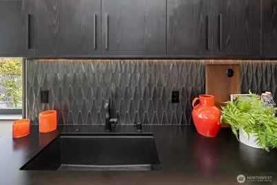 3856 Cascadia Avenue S, Seattle, WA 98118 - Photo 10