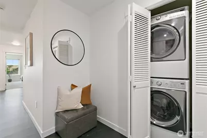 1909 10th Avenue W #203, Seattle, WA 98119 - Photo 4