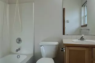 10539 Evanston Ave N, Seattle, WA 98133 - Photo 16