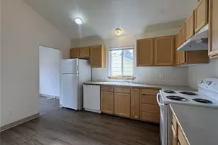 10539 Evanston Ave N, Seattle, WA 98133 - Photo 8