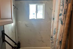 321 W Loop Dr, Moses Lake, WA 98837 - Photo 2