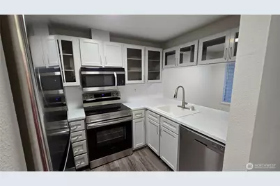 12515 NE 116th Street #B23, Kirkland, WA 98034 - Photo 8