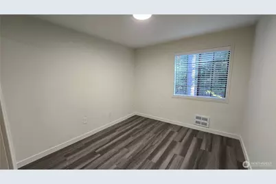 12515 NE 116th Street #B23, Kirkland, WA 98034 - Photo 10