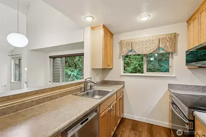 8033 145th Avenue NE #D15, Redmond, WA 98052 - Photo 10