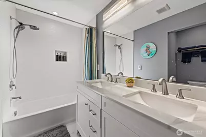 6707 Aurora Avenue N, Seattle, WA 98103 - Photo 26