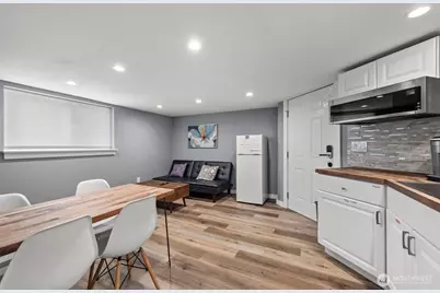 6707 Aurora Avenue N, Seattle, WA 98103 - Photo 12