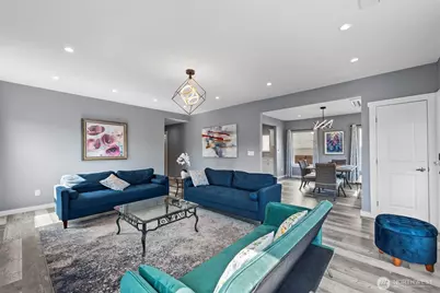 6707 Aurora Avenue N, Seattle, WA 98103 - Photo 4