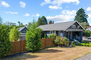 1306 B St, Washougal, WA 98671 - Photo 2