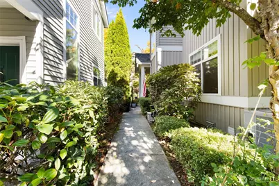 23124 NE 8th Place, Sammamish, WA 98074 - Photo 2