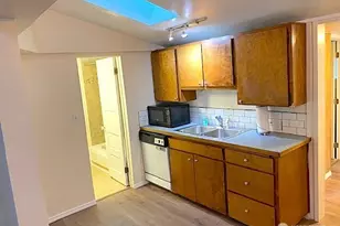 8829 Midvale Ave N, Seattle, WA 98103 - Photo 24