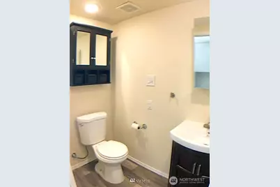 8829 Midvale Avenue N, Seattle, WA 98103 - Photo 12