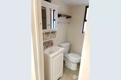 8829 Midvale Avenue N, Seattle, WA 98103 - Photo 18