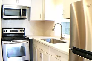 8829 Midvale Ave N, Seattle, WA 98103 - Photo 10