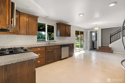 306 144th Street E, Tacoma, WA 98445 - Photo 10