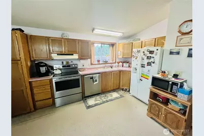 840 NE Karol Loop, College Place, WA 99324 - Photo 12