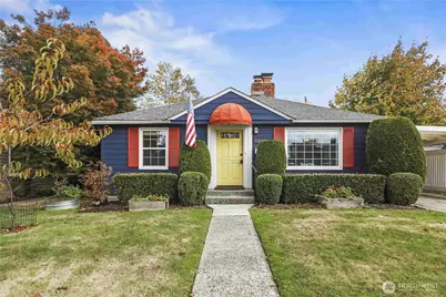 5122 46th Avenue NE, Seattle, WA 98105 - Photo 1