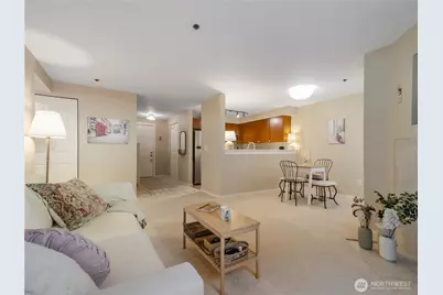 8745 Greenwood Avenue N #311, Seattle, WA 98103 - Photo 4