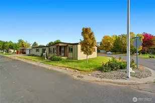 1023 S E Dove Ln, College Place, WA 99324 - Photo 2