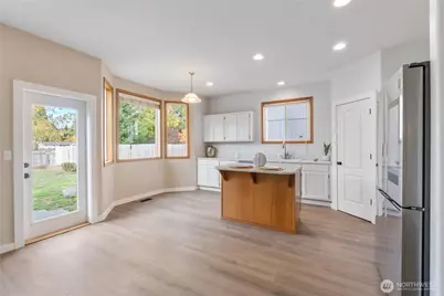 226 Easton Avenue W, Eatonville, WA 98328 - Photo 10