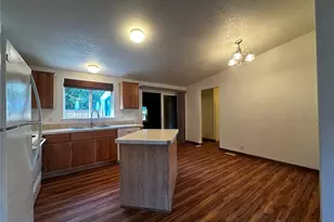 1112 1/2 W 17th St, Port Angeles, WA 98362 - Photo 12