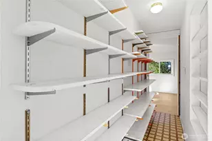 12117 SE 26th St, Bellevue, WA 98005 - Photo 14