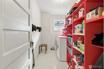 211 14th Avenue E, Seattle, WA 98112 - Photo 16