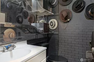 211 14th Ave E, Seattle, WA 98112 - Photo 20