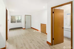 5210 11th Ave NE, Seattle, WA 98105 - Photo 8