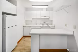 5210 11th Ave NE, Seattle, WA 98105 - Photo 12